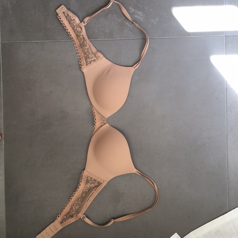Nude padded bra with no wire